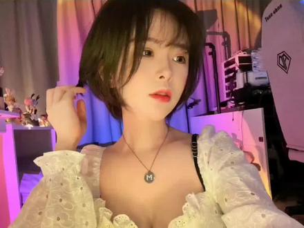 国服第一扳手轩墨回归,不愧是女装大佬,穿上女装吸引了无数男粉丝,骚男直呼心动了 #轩墨 #骚男 #男扮女装