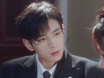 先婚后爱,真的太上头了 #容量短剧婚婚逢她#薛子祺#向帅#王年将成#何田田 @野火制造