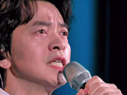 #李健 #春晚 《人间共鸣》,开口跪