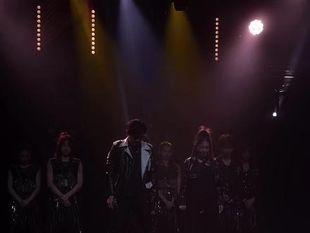 最狂炸八豚组合现场版《眉飞色舞》,八同9.24生日庆典现场@八同 🐲9月24日晚七点半生日庆🎈 @豚豚🐬小公主 #劲爆现场