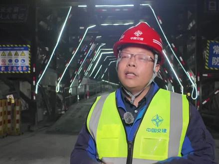 新疆乌尉高速天山胜利隧道贯通倒计时!记者直击:看“基建狂魔”如何打通天山。