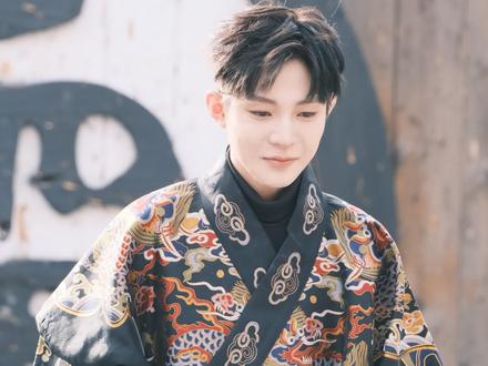 #高迪 #万岁山武侠城 今日万岁山嘉宾高迪,真带着十万人来开封了🤣🤣