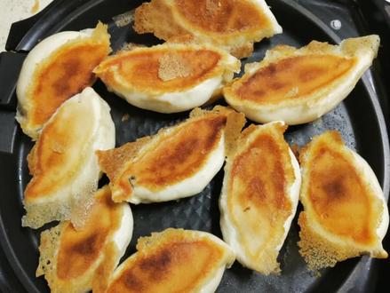 电饼铛水煎包的做法,底部金黄酥脆,让人垂涎欲滴,太香了