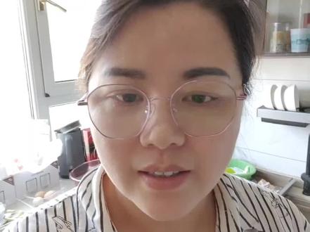 月子里鲫鱼汤分享
适合产后第二周喝,尤其宝妈奶水少的喝了超级下奶哦,有喜欢的点击收藏吧😄