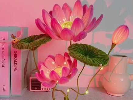 荷塘美熠台灯教程(下)来啦,赶快收藏起来吧#扭扭棒 #好运莲莲 #扭扭棒教程 #莲花灯 #小夜灯