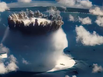 美国三次水下核爆真实影像,实验核弹对航母军舰的威力,场面十分震撼#美国 #核爆炸 #震撼场面