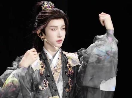 刘宇老师的随舞看一次爽一次!(cr:@七层七Q @TXBB @Yuuuu_ )#刘宇 #刘宇演唱会 #国风美少年刘宇 #刘宇佛山演唱会