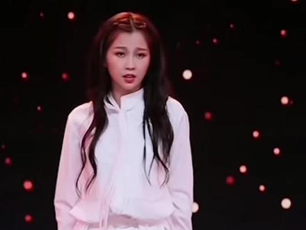 撒西不理! #王舒欣
小石榴吃的也太好了吧#虞书欣生日会