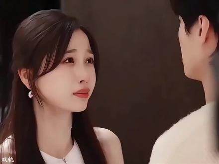 细心的暮暮还是发现了他腿的问题 #双轨# 姜暮靳朝#虞书欣#何与