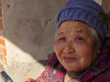 当我80岁的老奶第1次和豆包对话,他俩简直是相见恨晚。#豆包ai #回家第一件事是教爸妈用豆包#记录真实生活#一般人不告诉他