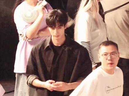 怎么这个六月吹来一阵清风#宋威龙 #夏天#陈异 #野狗骨头