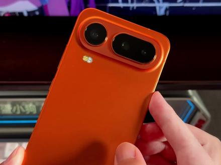 荣耀手机magic os 9.0和10.0的系统可以直接使用第三方主题了,特别是这个vivo iQOO手机上橘子6.0的光栅壁纸效果真的好看#玩机技巧 #光栅壁纸 #荣耀光栅壁纸教程 #荣耀第三方主题教程 #荣耀magic8proair