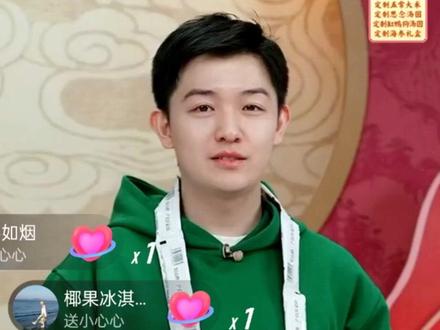 黑子冲李亚鹏直播间骂董宇辉!鹏哥拍桌吼:他带货第一凭良心,你们动他试试?#明星八卦 #暑期档情报局 #暑期档测评员 #明星 #明星那些事