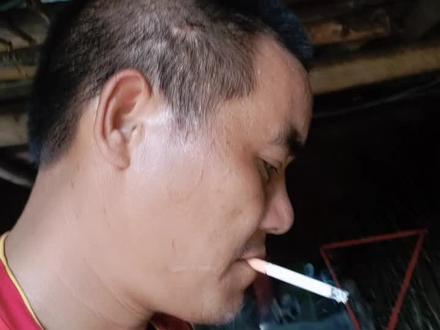 本人用电动机改发电机配用三个电容器就搞定了。