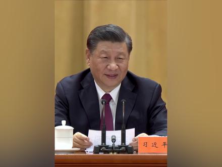 说到“香喷喷的豆包”,总书记自己笑了,还提到“谷爱凌爱吃馅饼,外国运动员爱吃饺子”~好亲切和蔼!