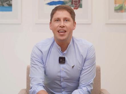 当心!当心!当心猫咪“标记”你!#新西兰倾心出品 #萌宠 #猫咪的迷惑行为