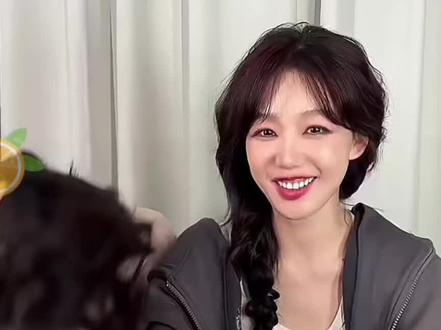 让我们品鉴一下今天暗处剧宣的直播 嘻嘻嘻 暗戳戳的甜#暗处 #王晓赟子 #徐梦洁 #直播切片