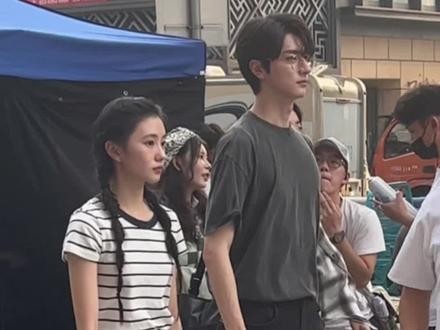 #vlog日常 最近有多少剧组在重庆拍戏呀 下楼吃个饭都能遇到明星的程度了#刘浩存 #林一