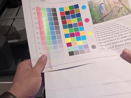 技术分享。
柯美打印机打印有不规则彩条,转印带刮板老化。
更换转印带刮板教程。
#打印机维修 #柯美打印机维修 #济南打印机租赁 #济南复印机租赁 #复印机维修