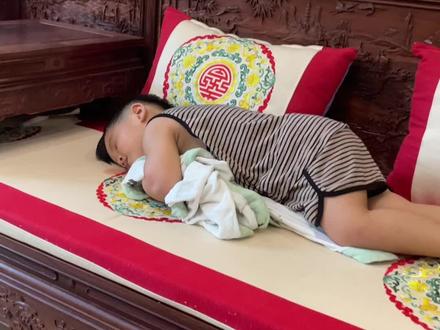 当妈妈提早回家 紧张又刺激…#当孩子被爸爸带的时候 #人类幼崽成长计划 @抖音小助手