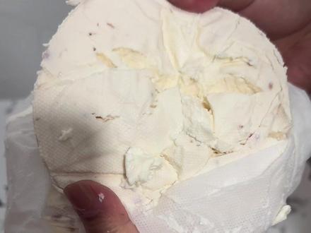 冷萃酸奶干噎酸奶的做法 喝不完的酸奶不要扔掉 赶紧利用起来吧 不用额外放糖哈#冷萃酸奶 #能嚼着吃的酸奶 #酸奶碗 #干巴酸奶 #干噎酸奶