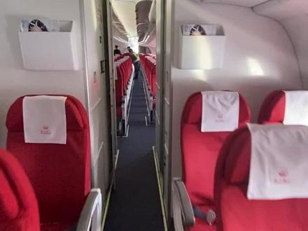 第一次坐飞机就买到了一个卧铺 好紧张啊🤭