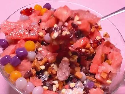 这是字是读刨(bào)冰 还是刨(páo)冰?#美食推荐官 #深夜偷吃 #刨冰 #夏日烤验 #美食