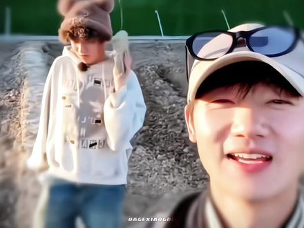 “比嫉妒来得更早的是爱”
#蒋敦豪#王一珩