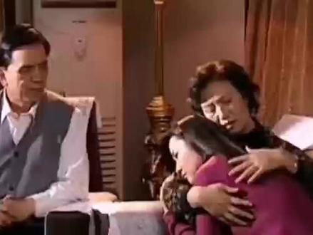 美女大学生公交车上遭到地痞流氓的骚扰,公交车驾驶员果断出手 #影视解说 #精彩影视剧剪辑 #好剧推荐