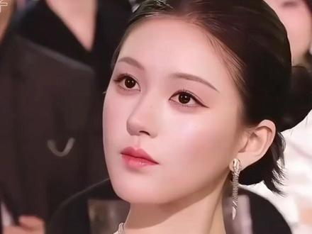 患难见真情,看到李宏毅被限高后,两大品牌截然相反的态度,才懂赵露思和小熊多年双向奔赴的可贵#赵露思 #李宏毅 #许我耀眼 #娱乐评论大赏 #内容启发搜索