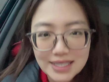 不管如何,再坚持看看吧#黄金 #狗总 #金价暴跌 #加油 #车内碎碎念