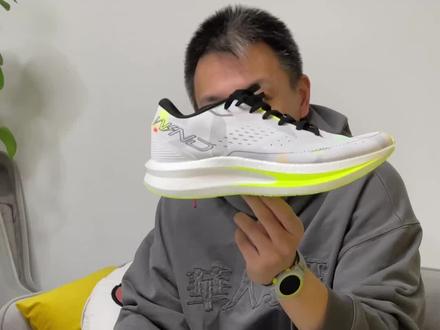 去年竞训鞋的黑马,现在又开始卷价格了,不得不说中乔真的敢啊#跑鞋#马拉松#乔丹强风#强风跑鞋