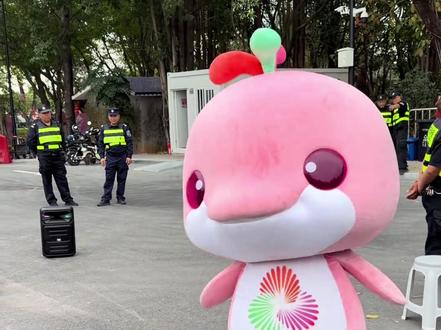 谁说厚衣服吃动作 大湾鸡第一个不服 #大湾鸡 #kpop #likejennie #cortisgo #gee