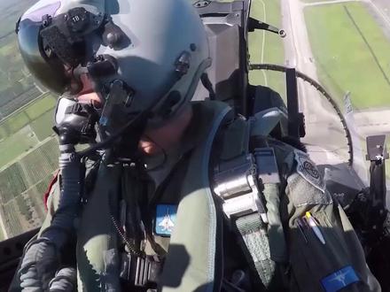 美军一晚连摔3架F-15!科威特乌龙开火揭开联合作战软肋 #美国伊朗 #空袭伊朗 #F15