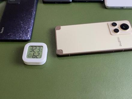 大探2整体更偏游戏性强一点,33度室温手机还好,我快被送走了 #数码科技 #电子产品 #Realme #手机 #真我gt2大师探索版