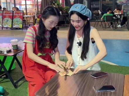 和妹妹一起挑战爱自己的100种方式 #爱自己的100种方式 #双胞胎 #高考结束后的仪式感 #天天都需要你爱 #照片可以留住回忆也可以困住自己