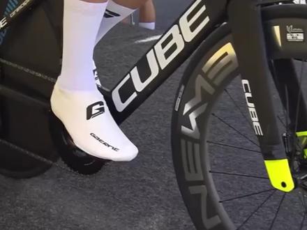 前世界冠军鲁伊科斯塔个人计时赛发车时踩断牙盘#自行车 #公路自行车