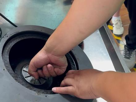 家电清洗培训,油烟机风轮如何拆洗#家电清洗培训 #油烟机清洗教学 #家电清洗技术培训