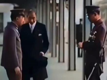 裕仁在溥仪面前紧张的像个新兵蛋子