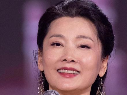 误会大了!以为何赛飞封建,原来她是顶级大女主 #何赛飞