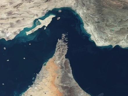 都盯着霍尔木兹海峡?
还有“备胎”通道能运输石油吗?#看台海