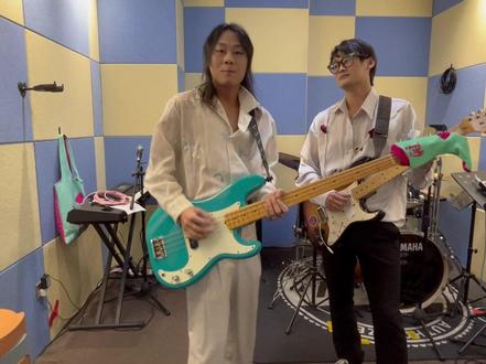 当众挑衅吉他手 #贝斯笑话 #抽象 #贝斯 #雅过敏乐队