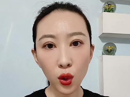 一步打开弹幕开关 #手机使用技巧 #弹幕#科普 #干货分享 #聊天互动技巧