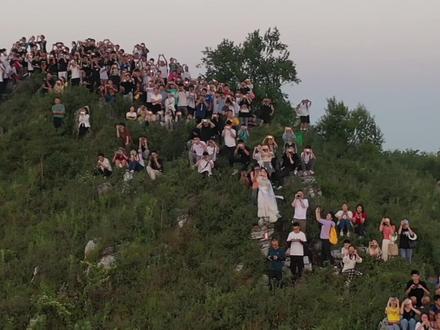 凌晨4点和襄阳日报记者一起去扁山看云海、日出 记者余子威 张文豪 剪辑李素文#襄阳 #新晋网红打卡地 #一起看日出 #登上山顶看美景 #夜爬 #旅行推荐官 #保持热爱奔赴山海 #日出🌄
