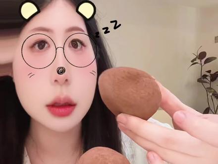 上行斋你的权威我后知后觉,新品迪拜软曲奇居然比生巧福团还好吃,真的火有火的道理啊!#上行斋 #甜品 #吃货 #迪拜软曲奇 #糯叽叽爱好者狂喜