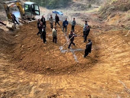 600块钱上山挖个3米3,东家找了19个人指挥,搞得我好混乱 #用真心遇见你 #小李姐带你开挖机 #挖掘机 #工程机械 #记录在工地上的日子