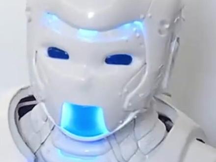 嘚嘚驾~机器人跳骑马舞,超会扭屁股的!#我有节目献给春节 #2026湖北卫视春晚 #嘚儿驾魔性骑马舞