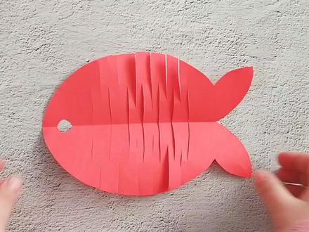 会动的剪纸小鱼,简单又好玩,快来试试看#剪纸教程