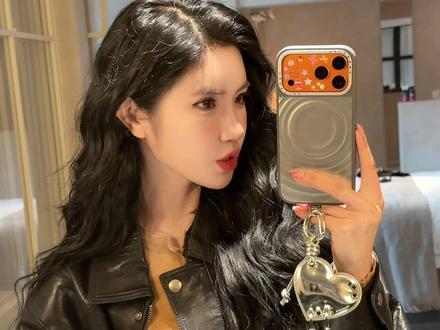 金属波漾2点还有一点库存 2点钟来我直播间 #新款 #权志龙同款手机壳 #权志龙casetify