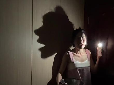 玉芬来了,这个玉芬有点彪,会不会把彪哥吓跑😂#彪哥啊彪哥我是你的小玉芬#玉芬#彪哥#影子舞#逗你一笑烦恼忘掉